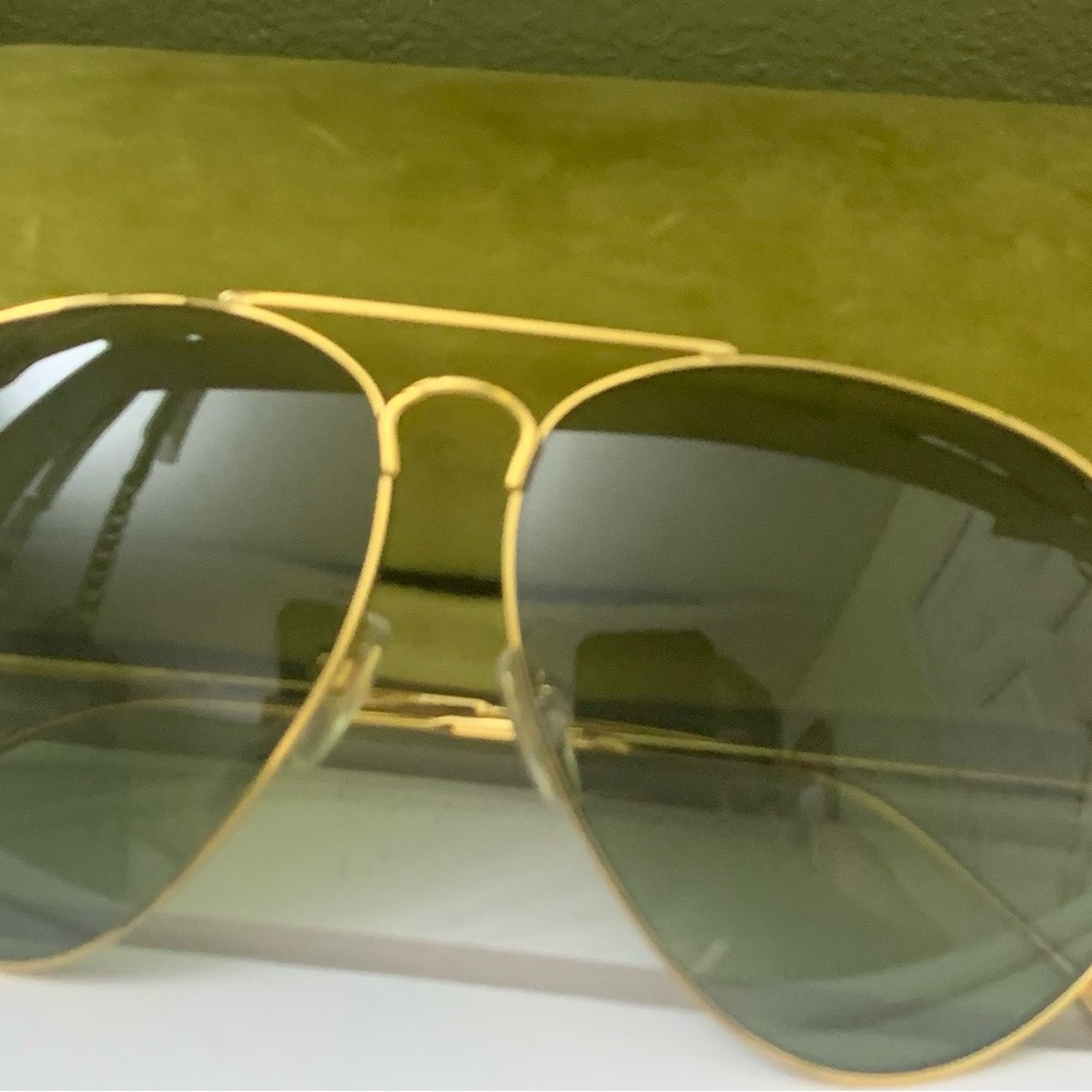 Gucci Gold Aviator Sunglasses - Picture 1 of 1